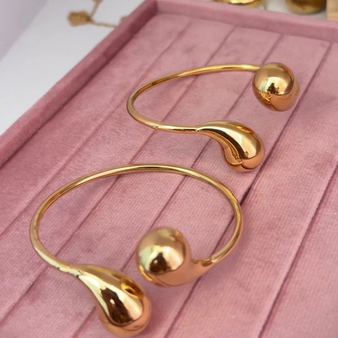 TEAR DROP BRACELET