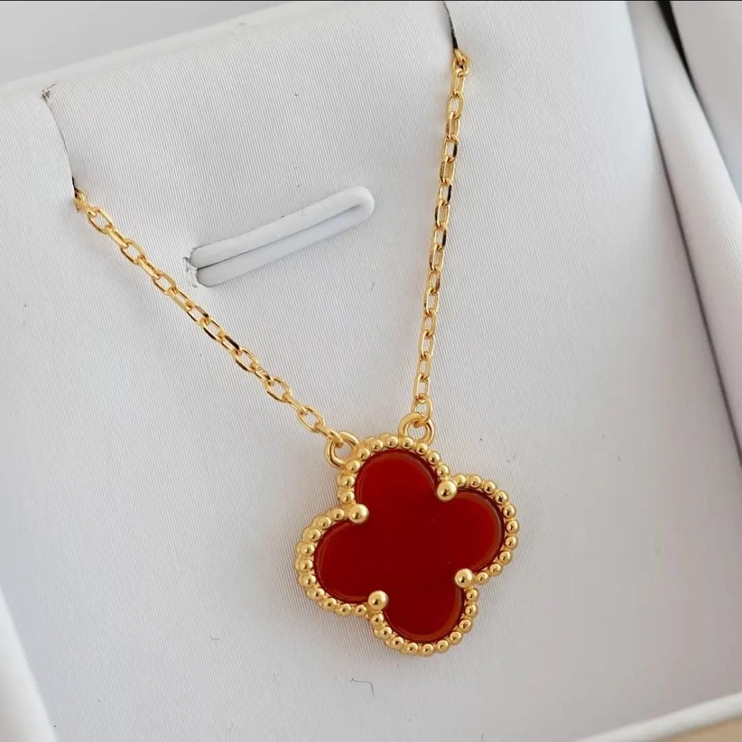 CLOVER NECKLACE