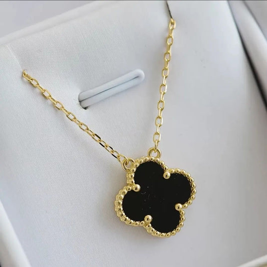 CLOVER NECKLACE