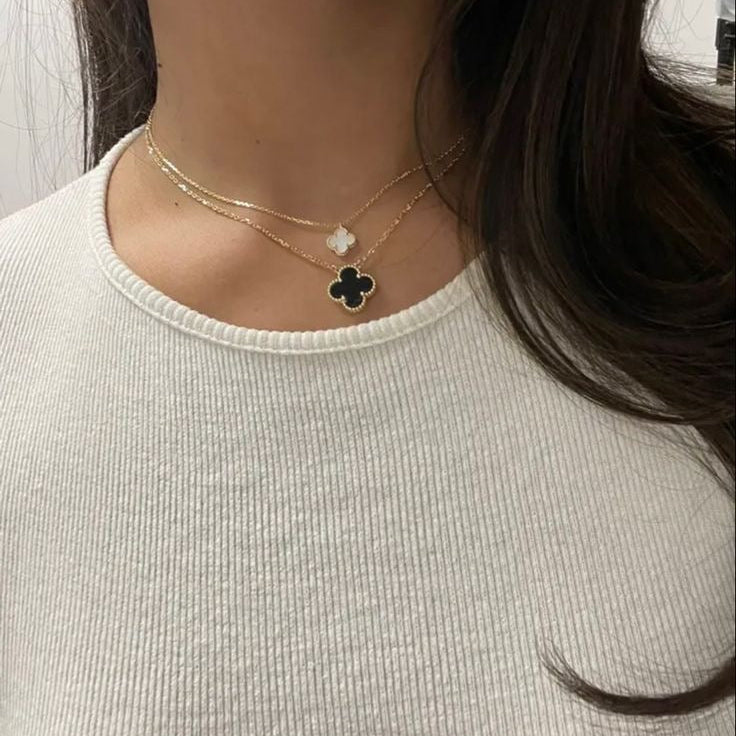 CLOVER NECKLACE