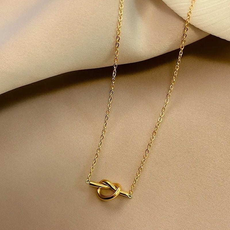 Soll necklace