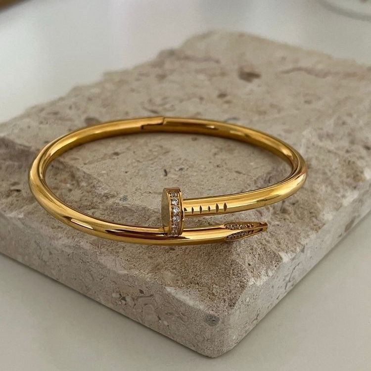 NAIL BRACELET