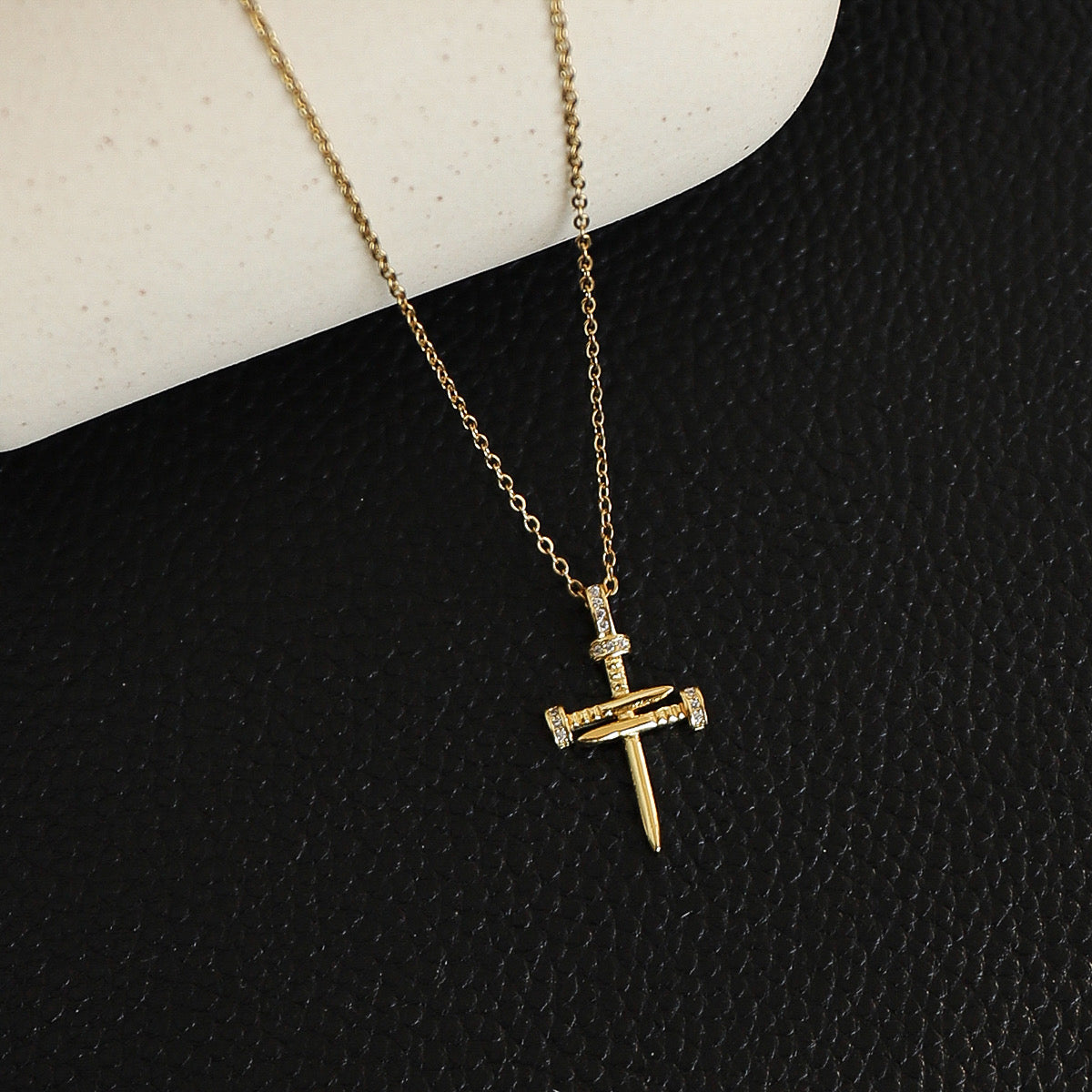 NAIL CROSS NECKLACE