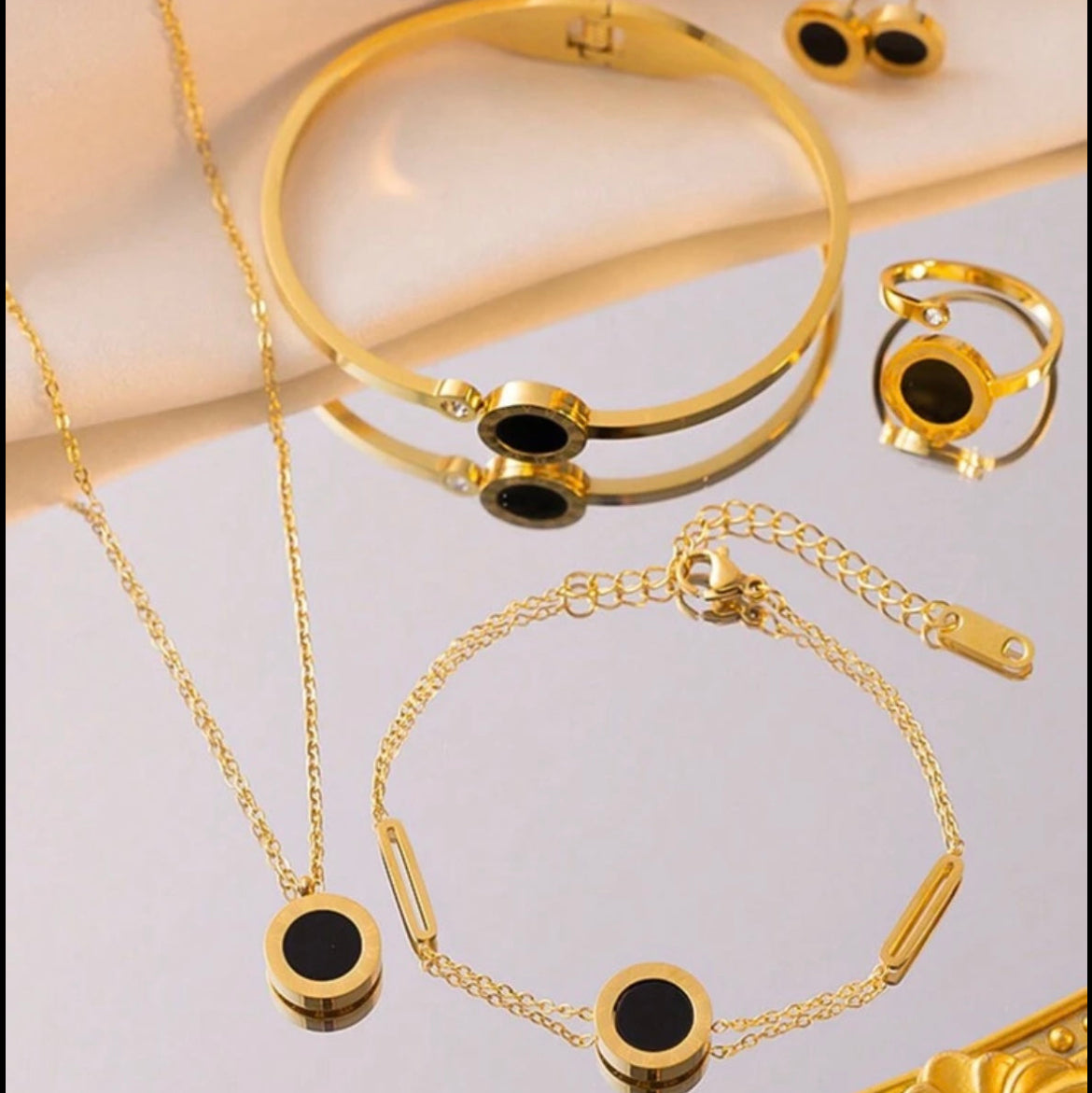 VIVICA SET